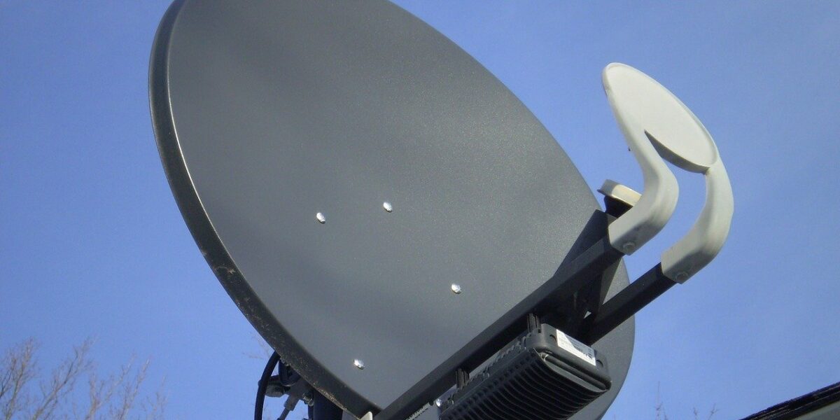 antena satelitarna na dachu